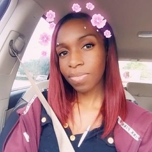 Meet your Posher, Cleora